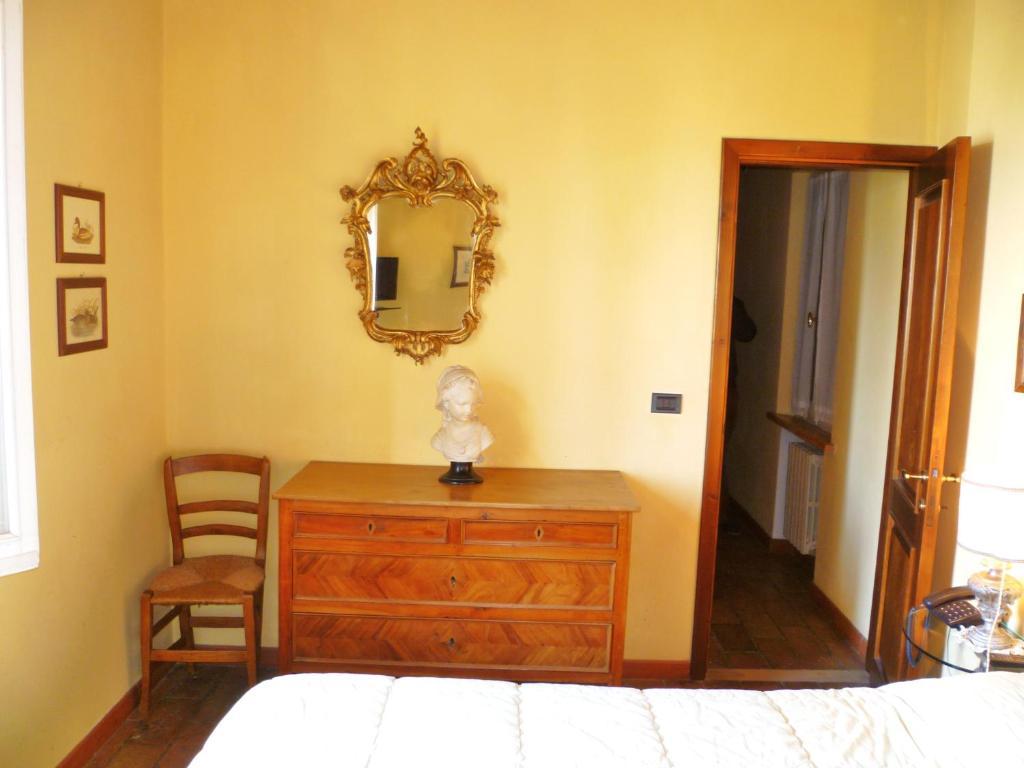 Locanda Di Villa Torraccia Песаро Стая снимка